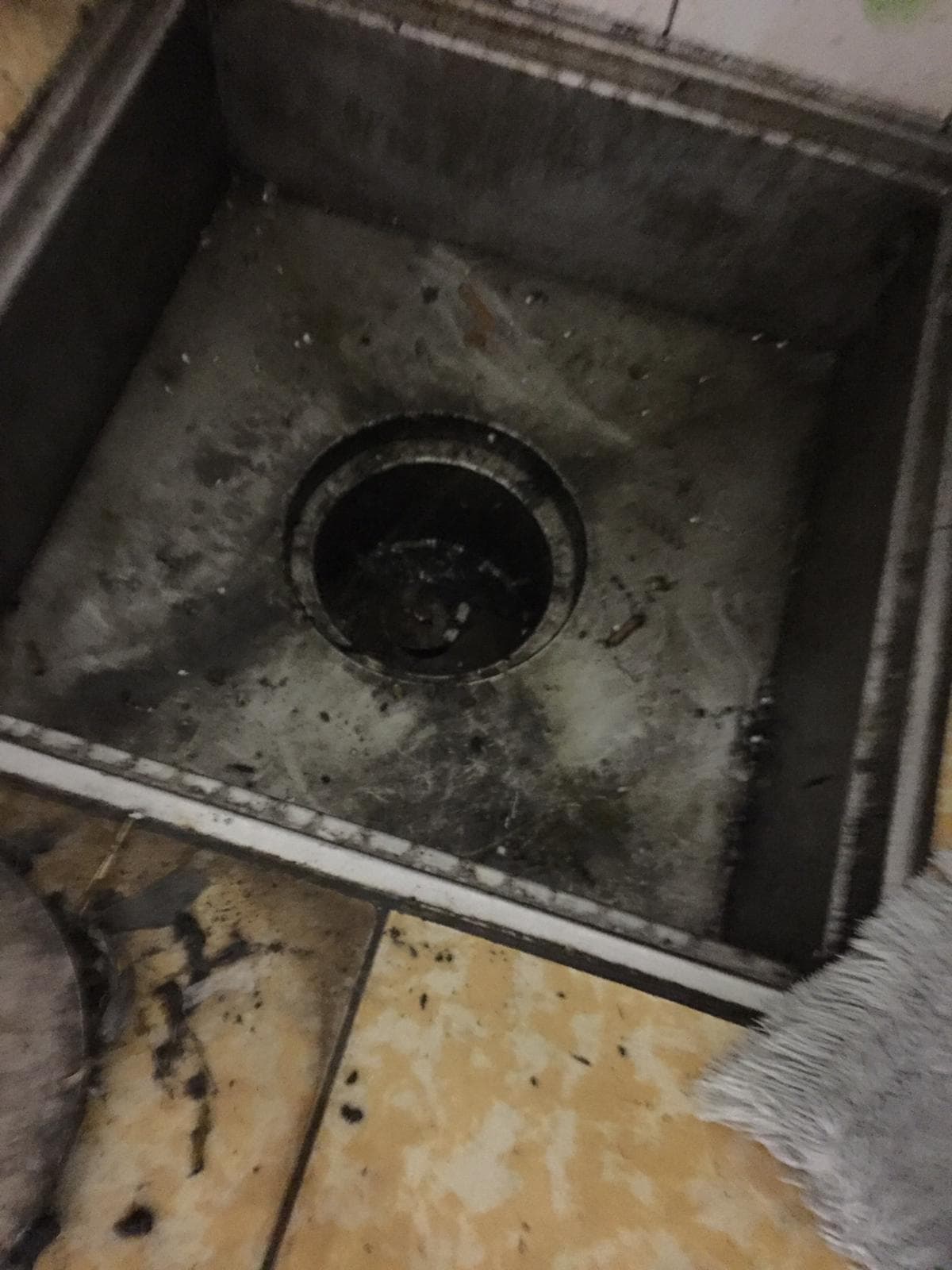 Detailaufnahme einer professionellen Abflussreinigung